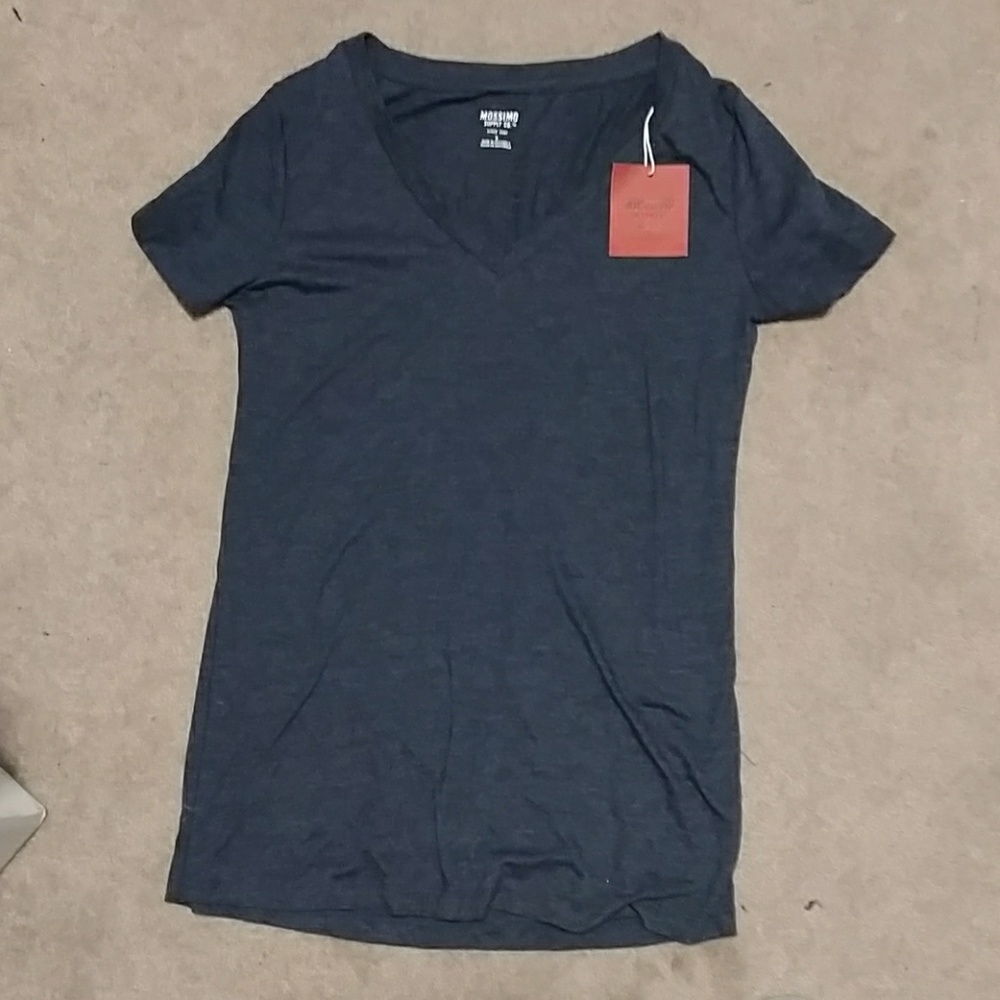 NWT V-neck mossimo tee
